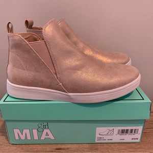New Mia Girl youth size 5 gold sparkle shoes side zip fashion sneakers